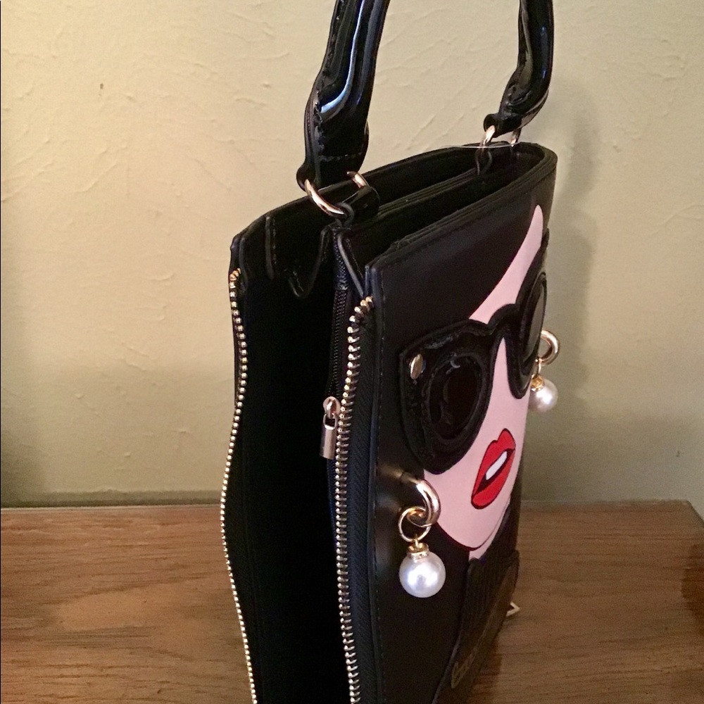 NOVELTY PURSE! 👛 - Picture 5 of 8